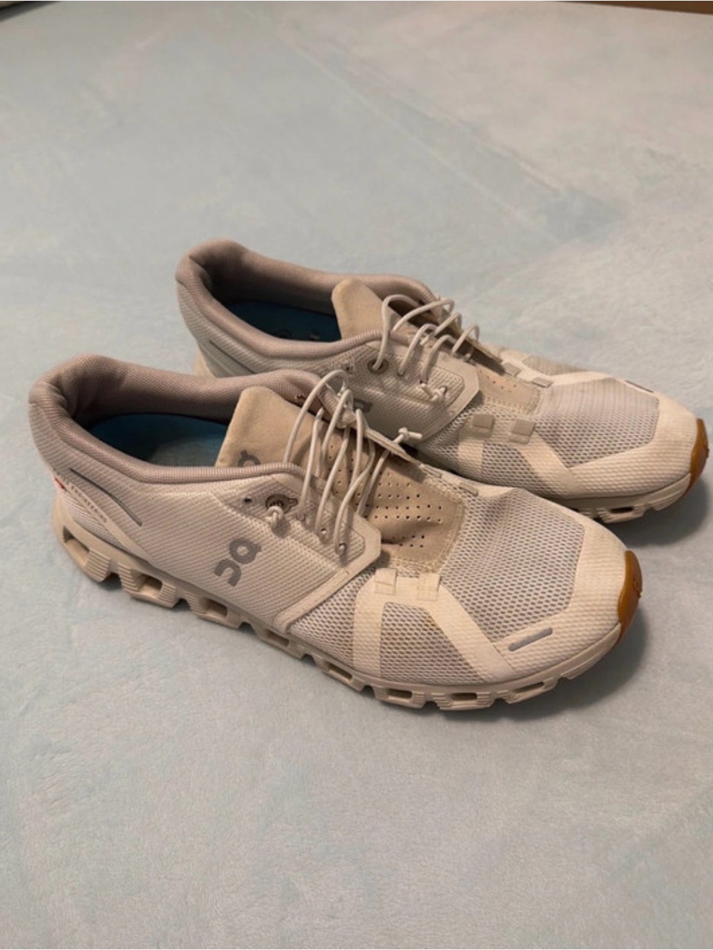 On Running Women’s Sneakers — Light Beige / Gray with Gum Toe